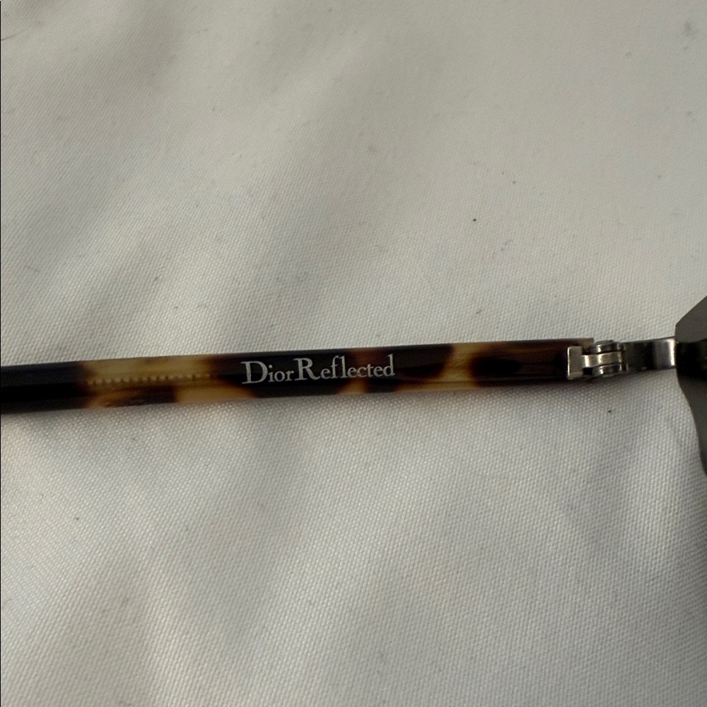 Christian Dior Stylish Black Sunglasses - Picture 4 of 7